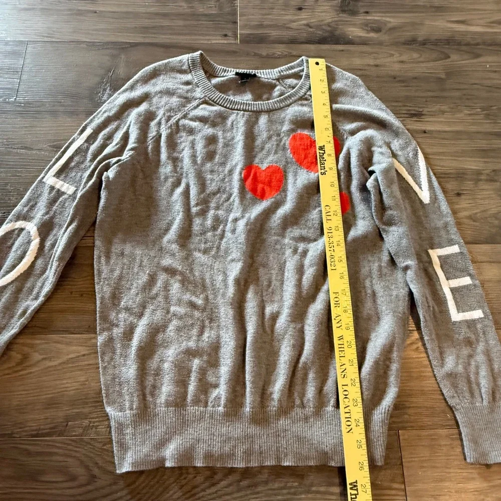 Torrid Grey Cotton Love Heart Graphic Raglan Sleeve‎ Sweater Size 0 Large